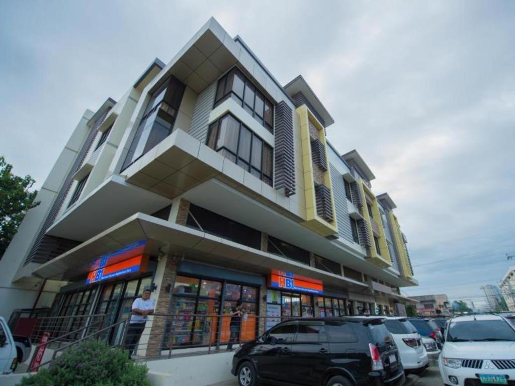 Infinity Suites Davao Stadt Exterior foto