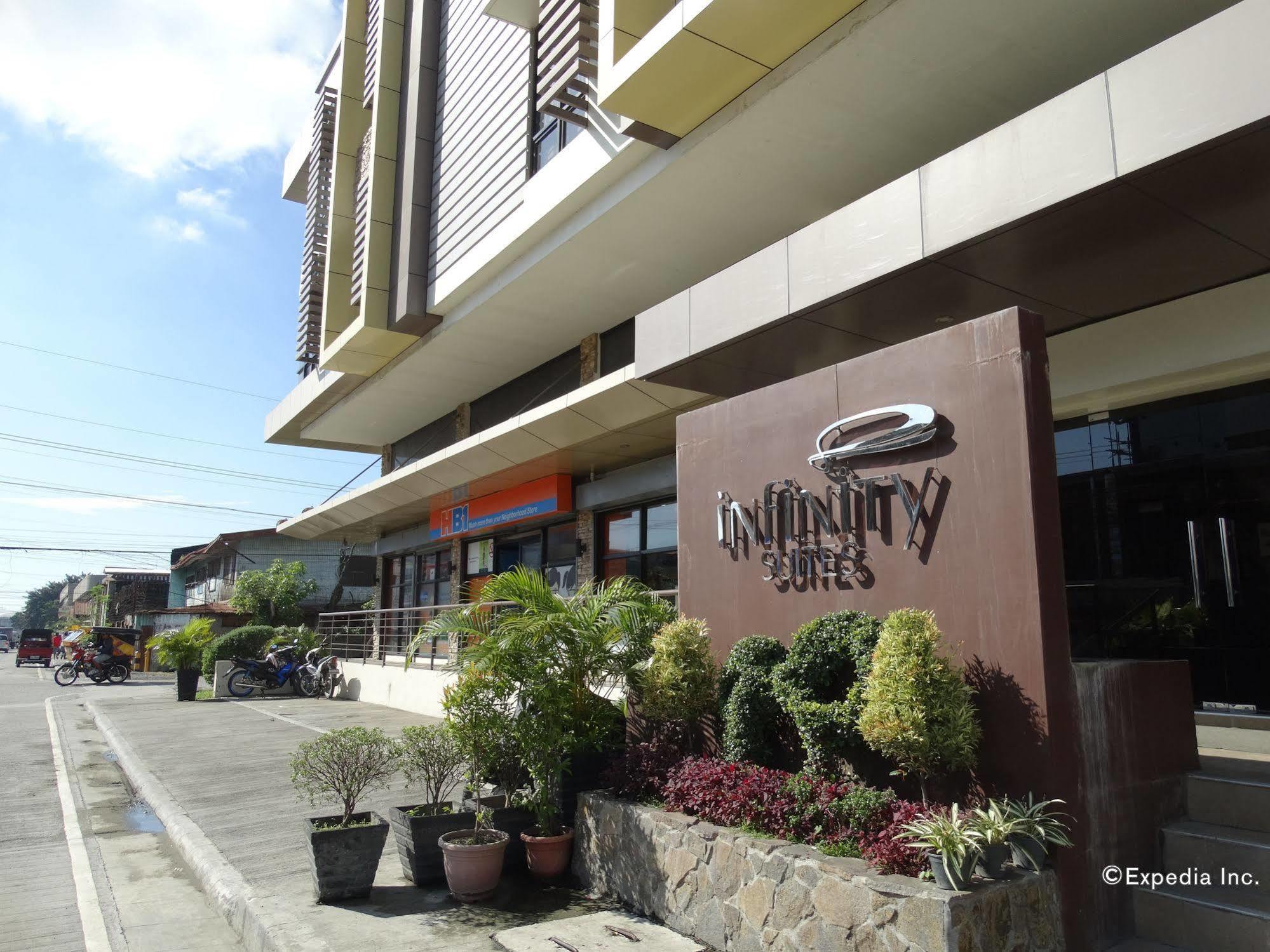 Infinity Suites Davao Stadt Exterior foto